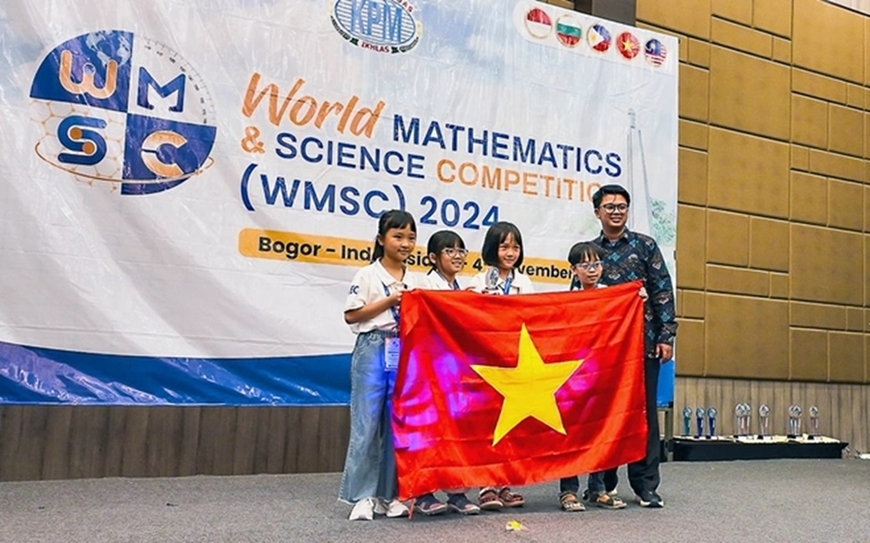 Vietnam wins medals at World Math and Science Competition in Indonesia